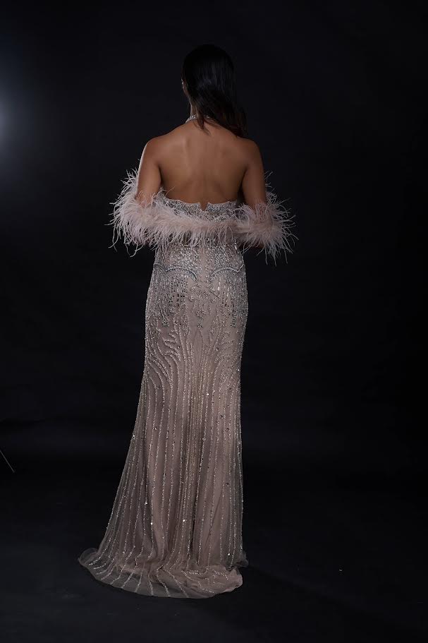 Queen Wrapped in Gold Orstrich