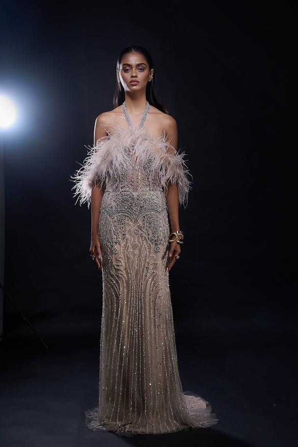 Queen Wrapped in Gold Orstrich