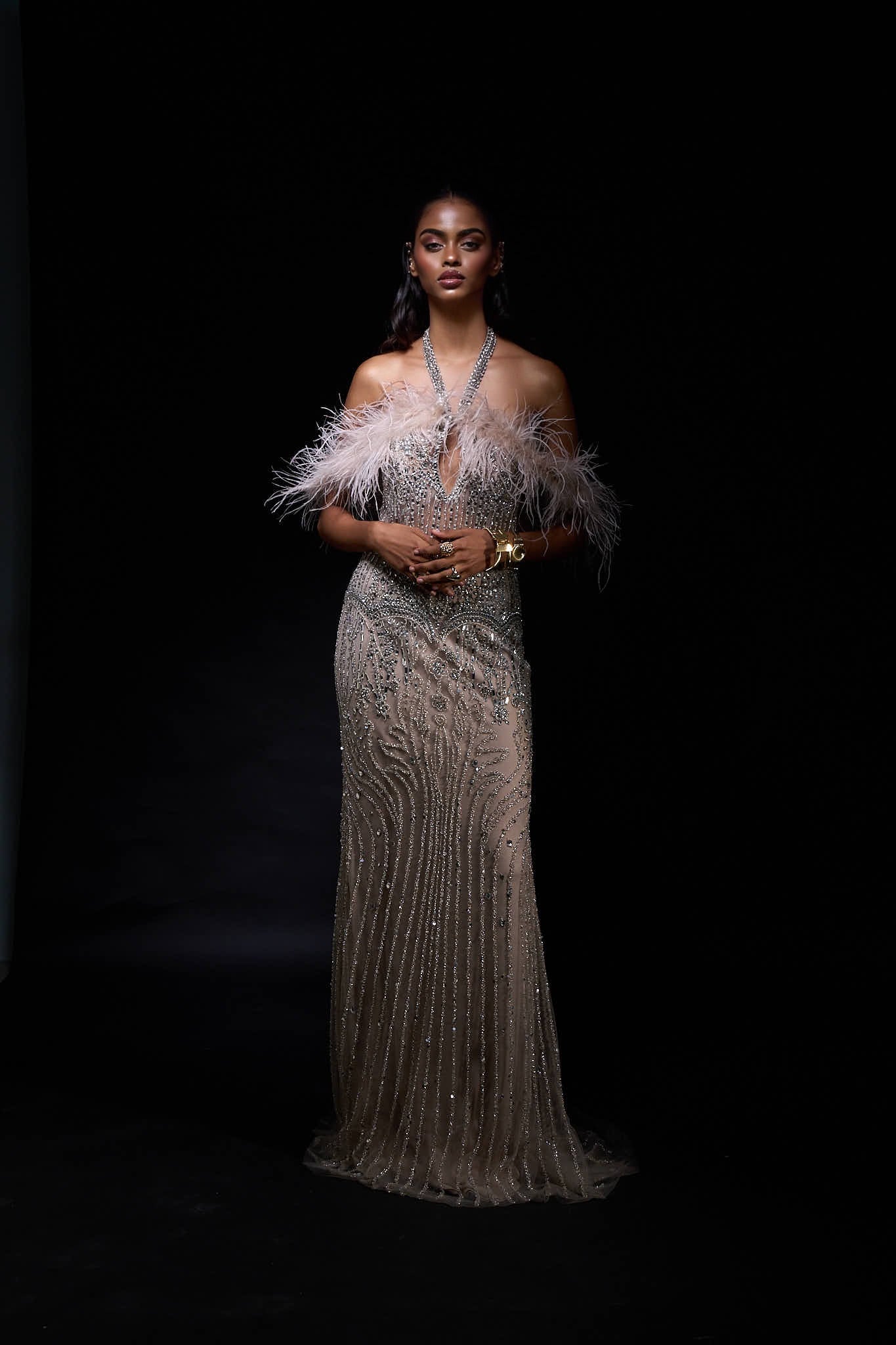 Queen Wrapped in Gold Orstrich