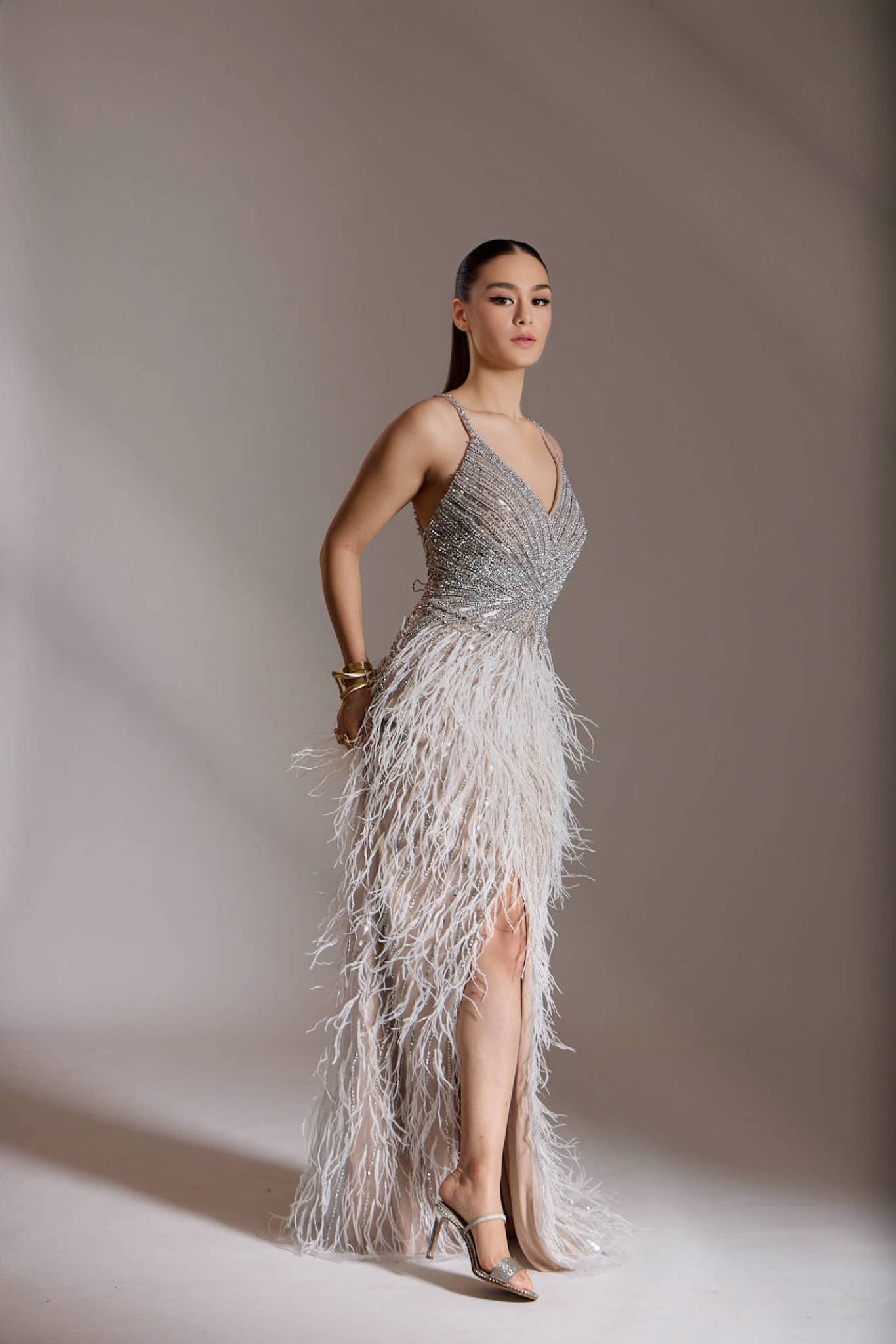 Queen of Orstrich Feathers